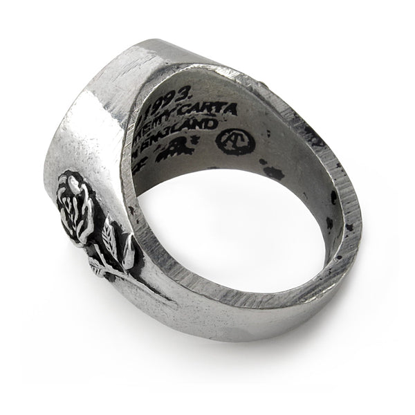 Roseus Pentagram Ring